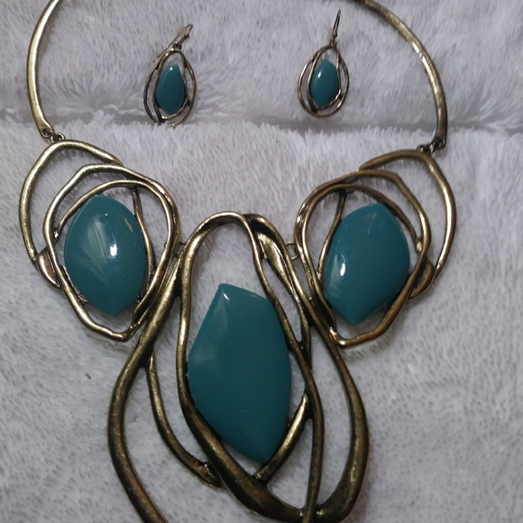 Gold tone and turquoise necklace with earrings NEW - Picture 5 of 6
